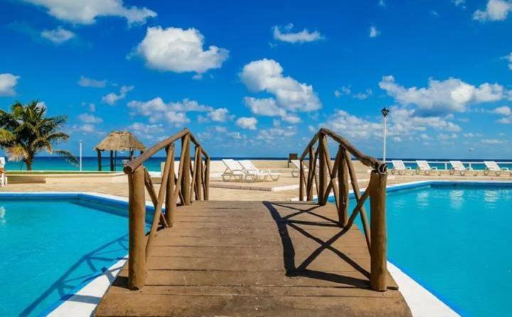 Beachfront Apartments كانكون المظهر الخارجي الصورة