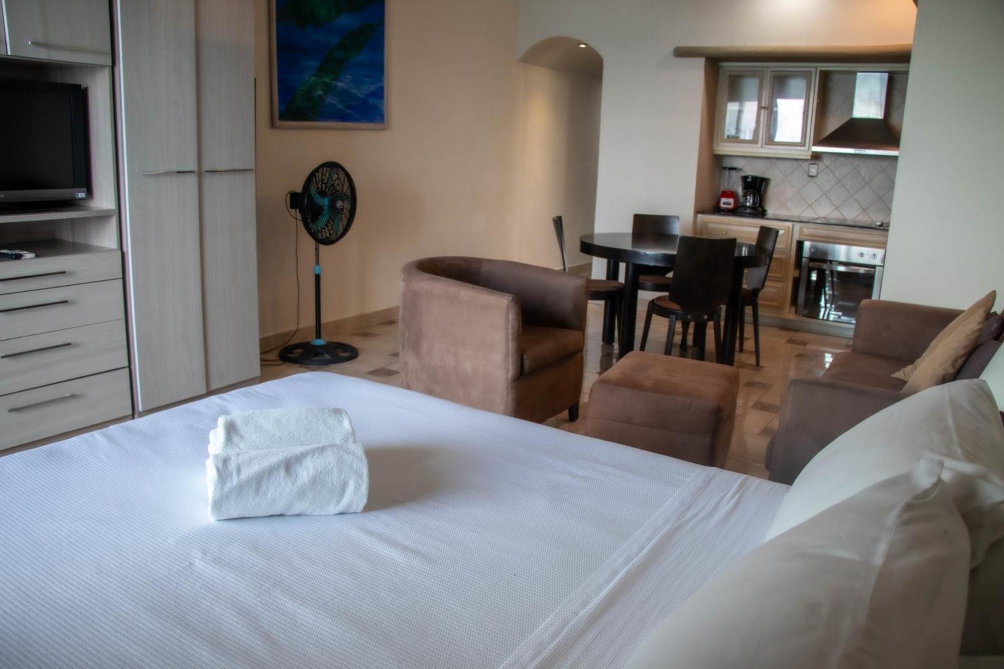 Beachfront Apartments كانكون الغرفة الصورة