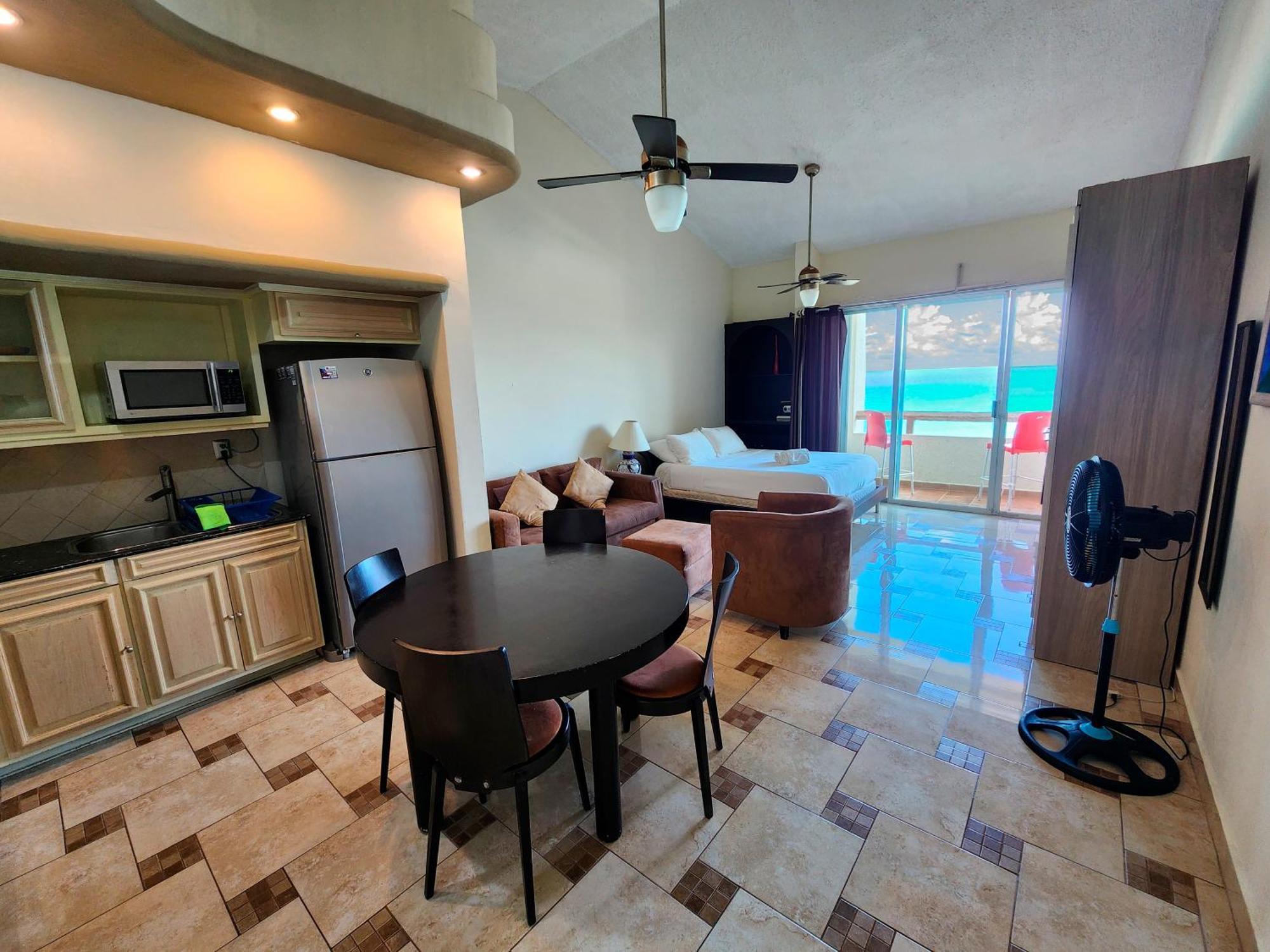 Beachfront Apartments كانكون الغرفة الصورة