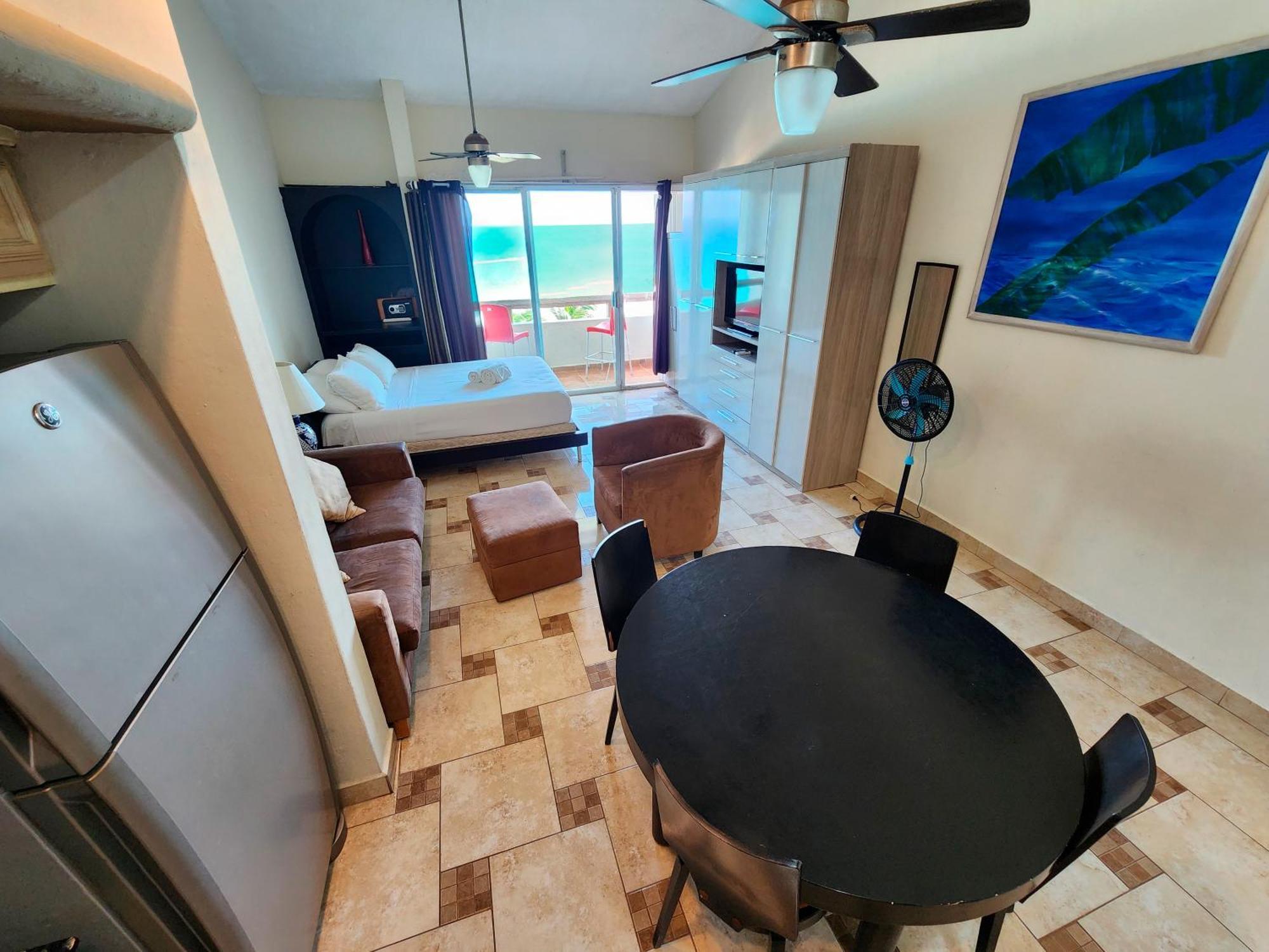 Beachfront Apartments كانكون الغرفة الصورة