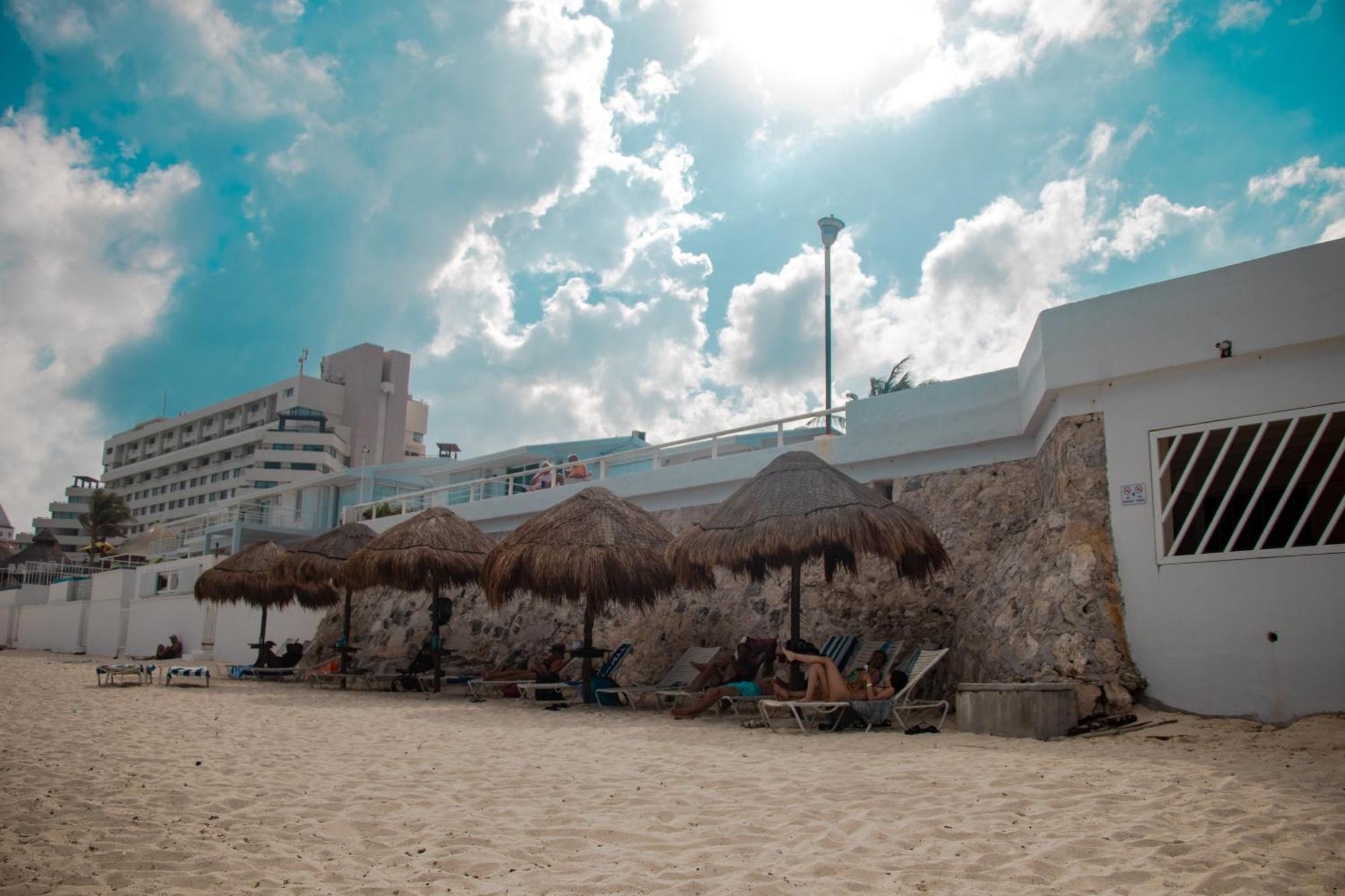 Beachfront Apartments كانكون المظهر الخارجي الصورة