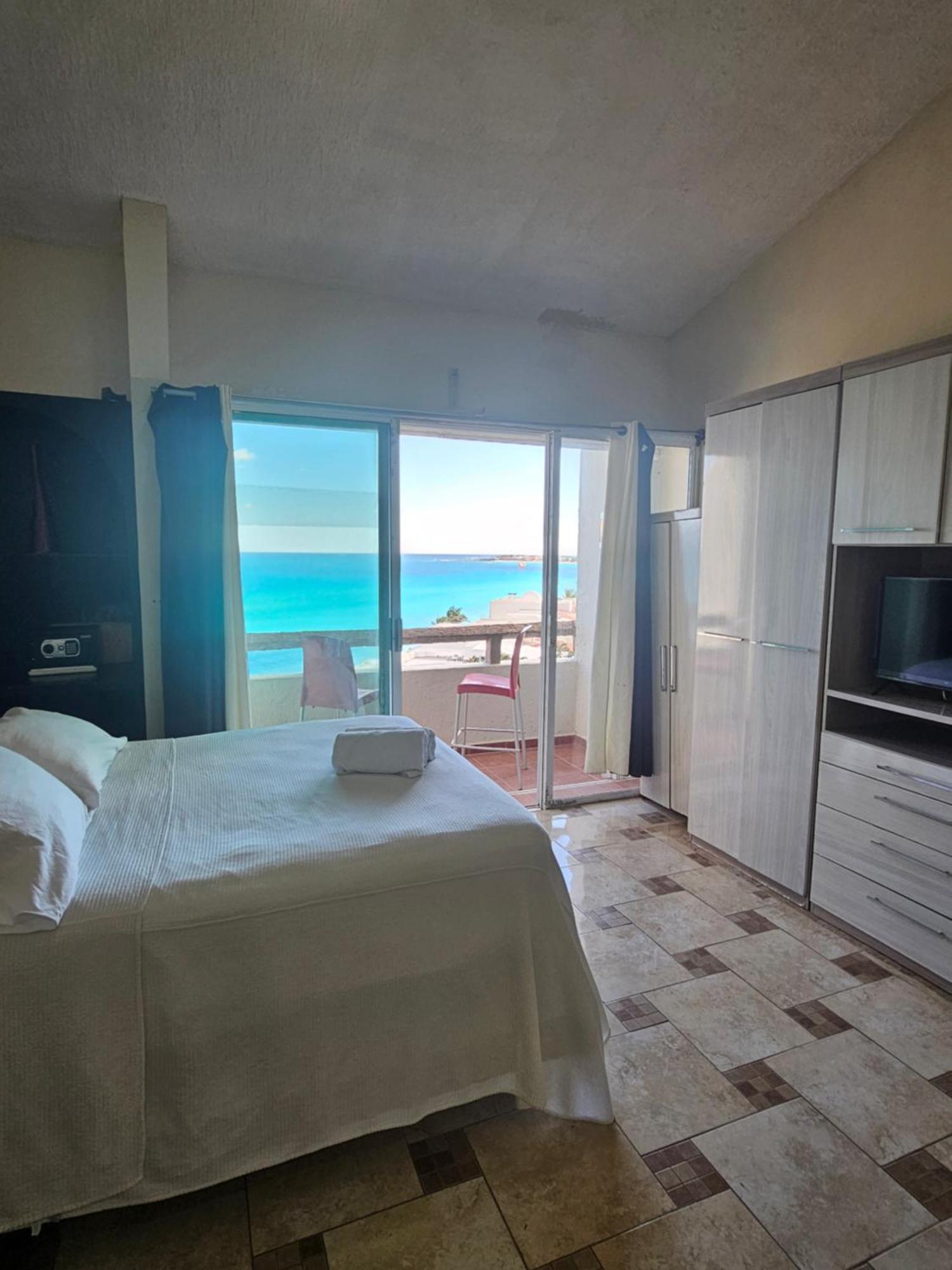 Beachfront Apartments كانكون الغرفة الصورة