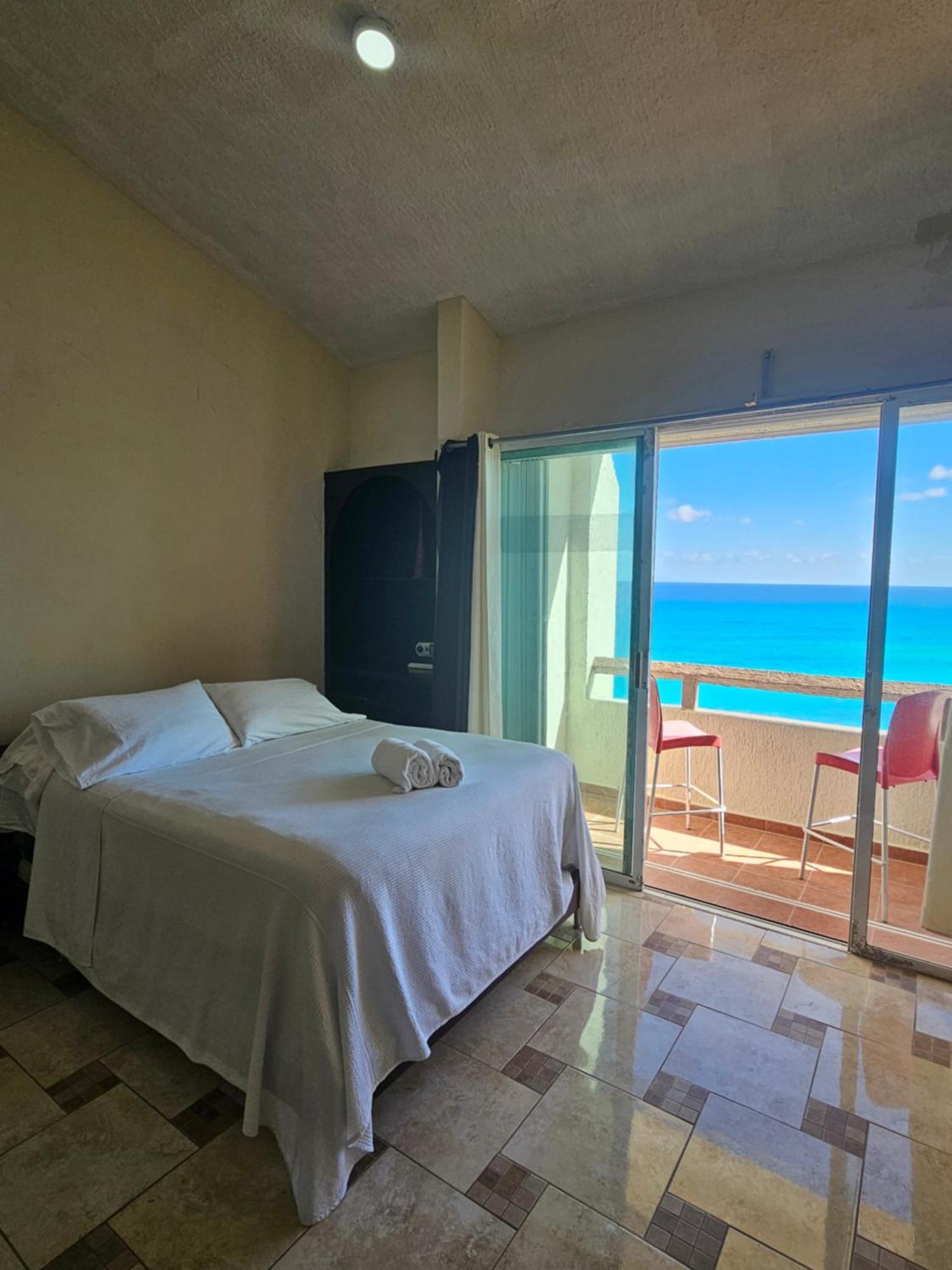 Beachfront Apartments كانكون المظهر الخارجي الصورة